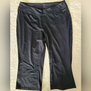 Size 16 women Reebok workout Capris black